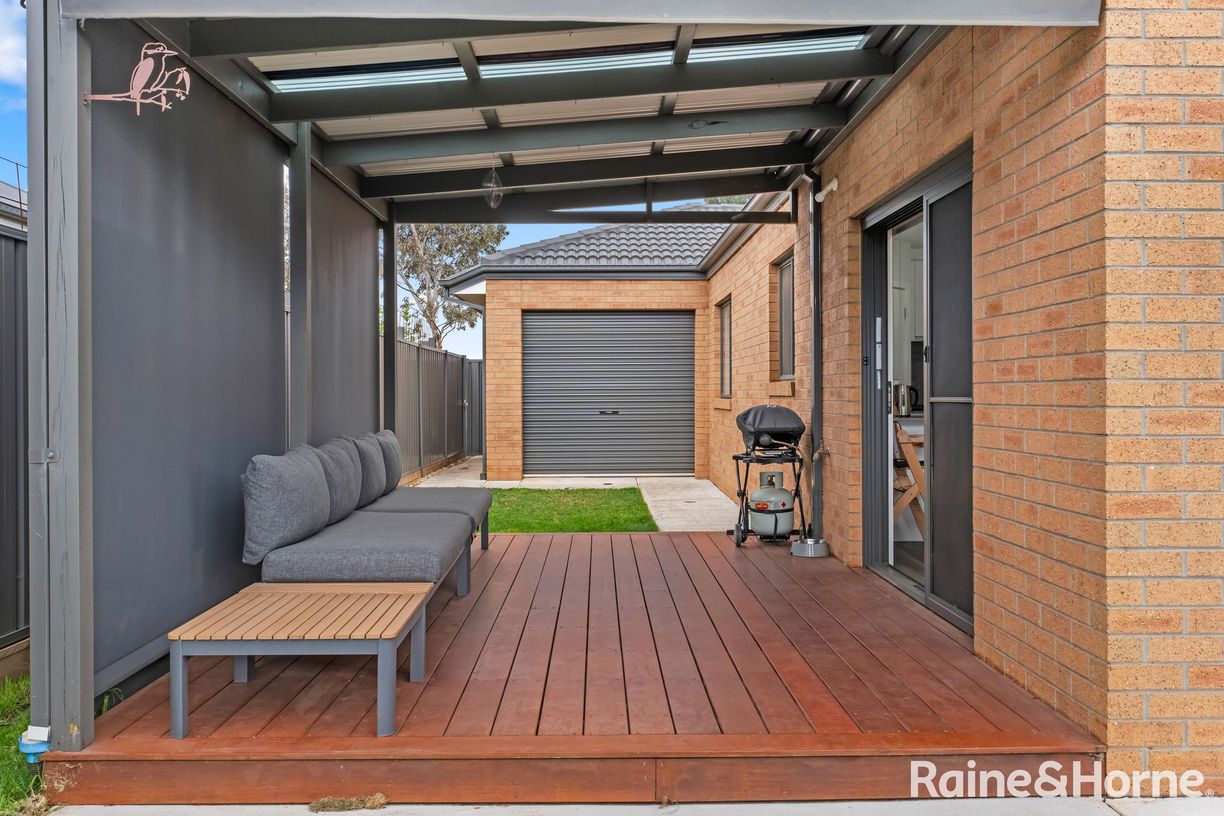 75 Wembley Avenue — photo 11 of 13