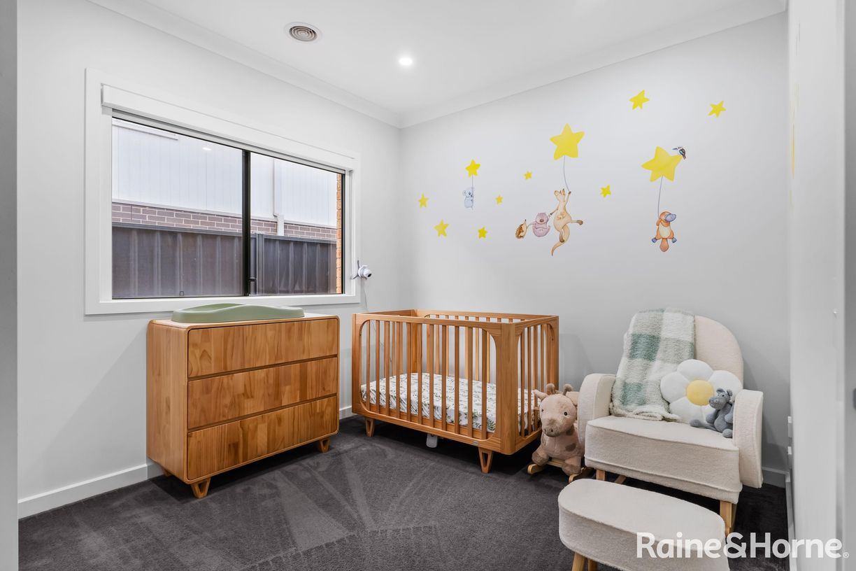 75 Wembley Avenue — photo 10 of 13
