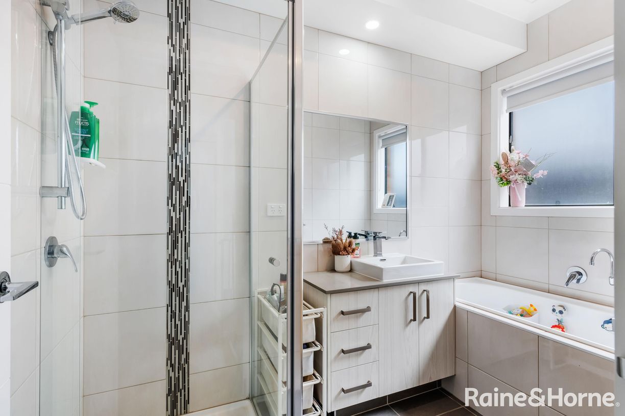 75 Wembley Avenue — photo 4 of 13
