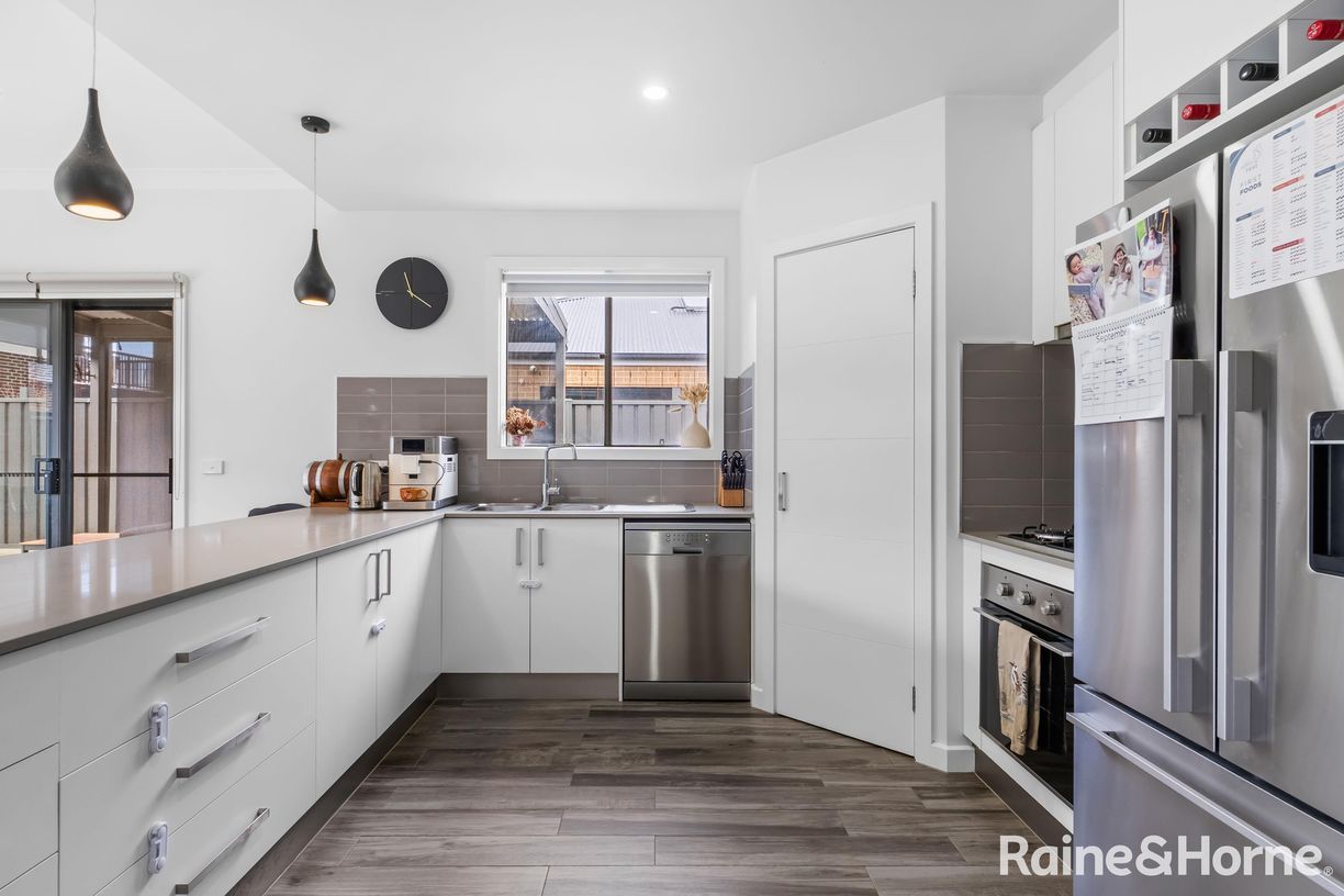 75 Wembley Avenue — photo 9 of 13