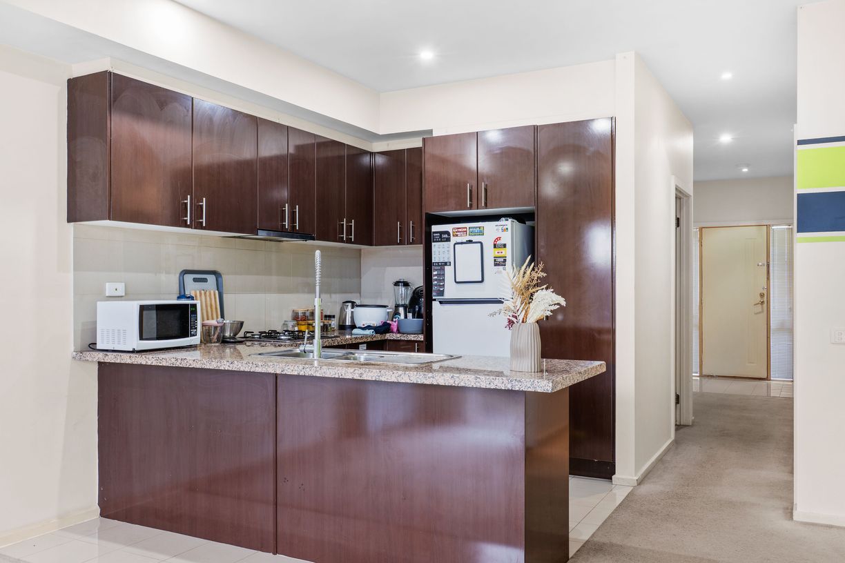 8/62 Andrew Street — photo from Raine & Horne Melton