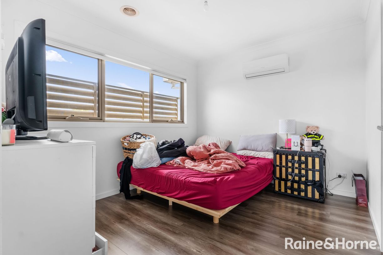 1A Leicester Crescent — photo 6 of 11