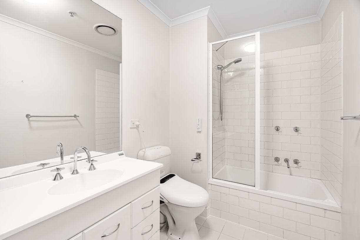 32/79 Whiteman Street — photo 10 of 15