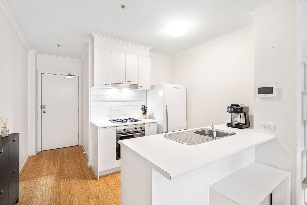 32/79 Whiteman Street — photo 7 of 15