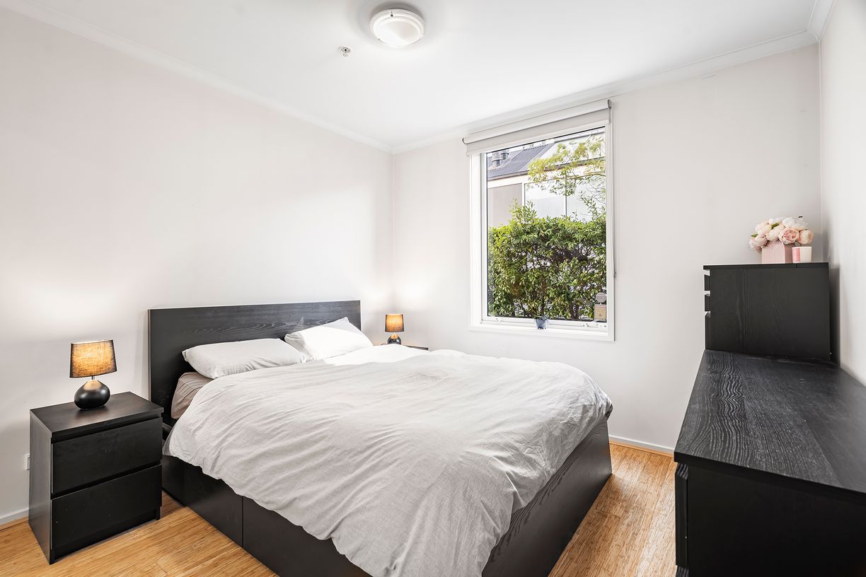 32/79 Whiteman Street — photo 9 of 15