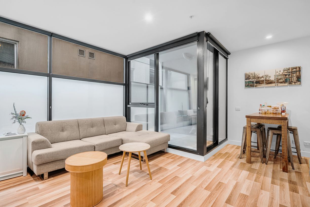 110/108 Queensberry Street — photo 7 of 11