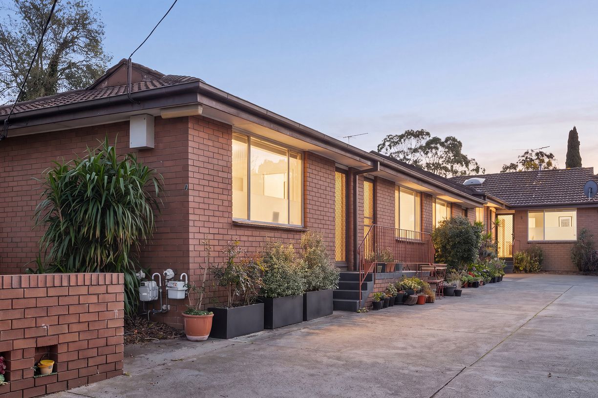 2/4 St Bernards Street — photo from Raine & Horne Brunswick