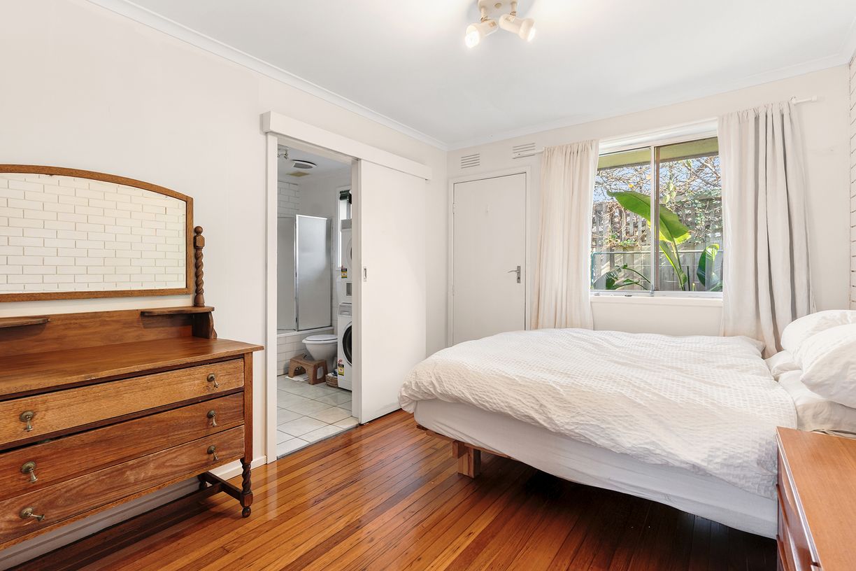 2/4 St Bernards Street — photo 8 of 13
