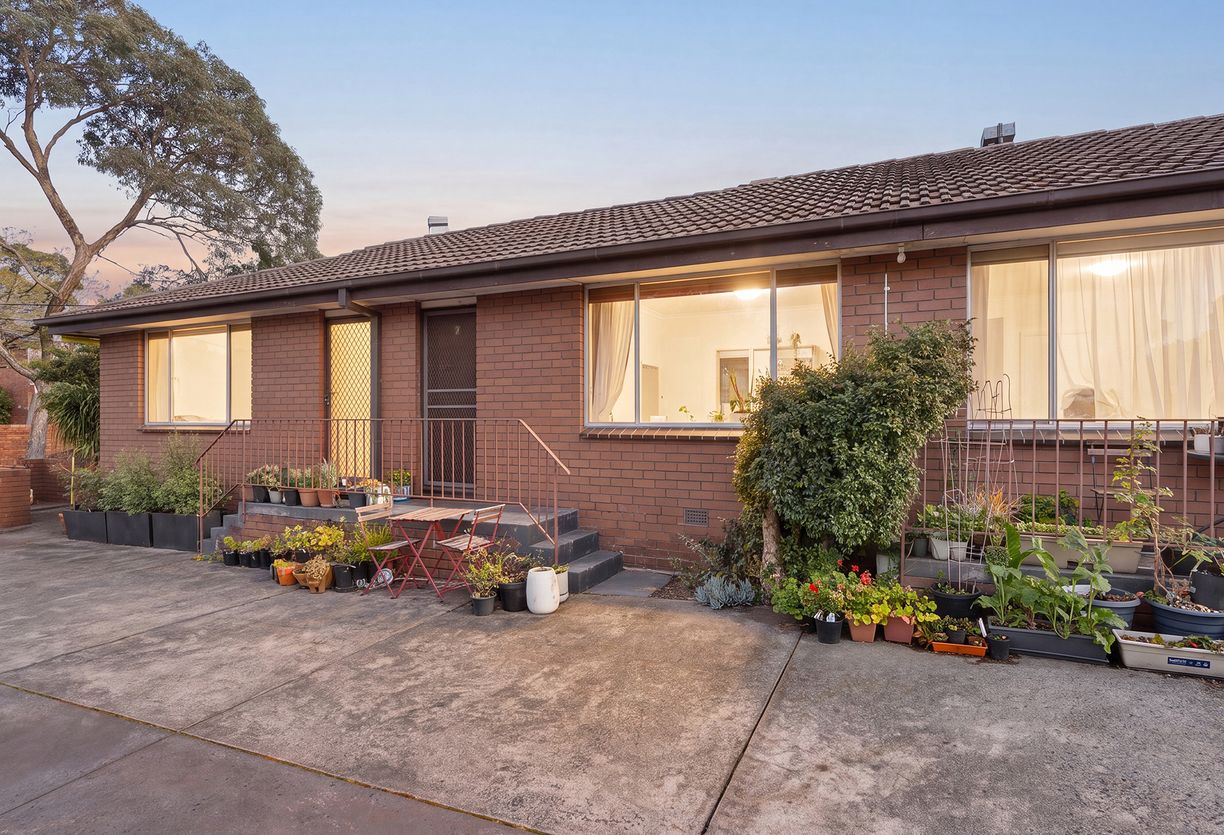 2/4 St Bernards Street — photo 3 of 13