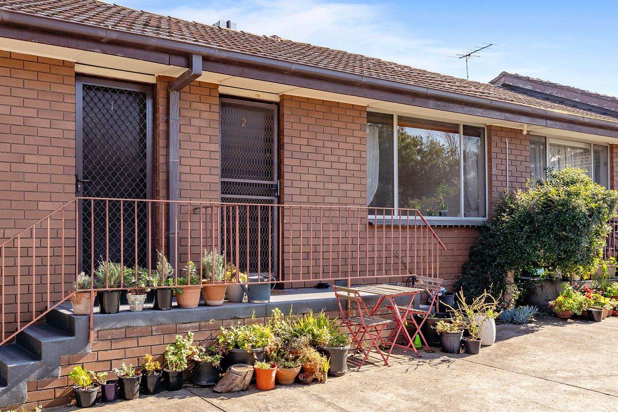 2/4 St Bernards Street — photo 2 of 13