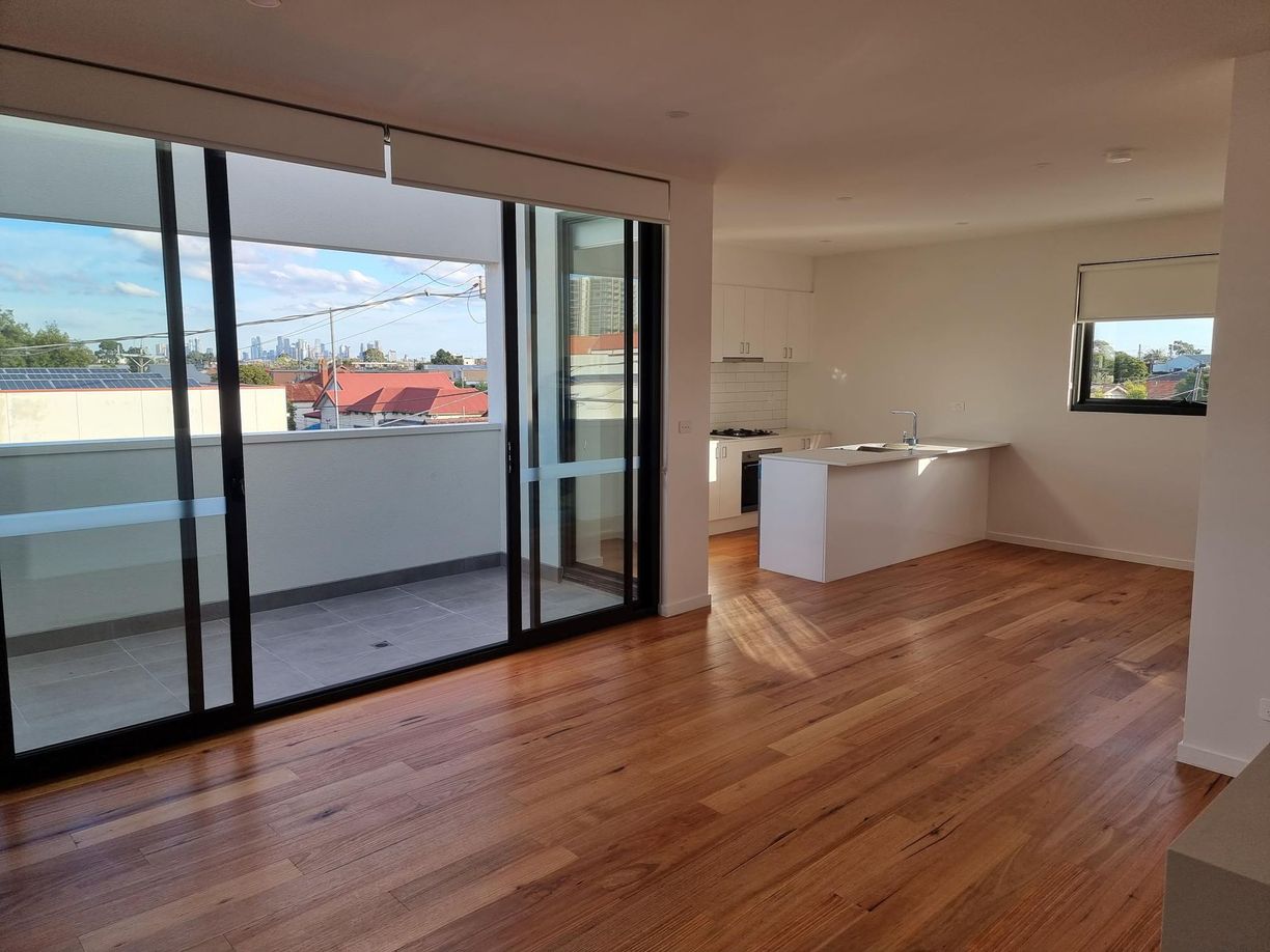 105/2B Rogers Street — photo 13 of 16