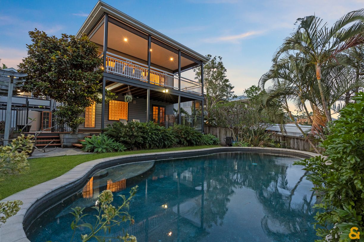 18 Manly Road — photo from Raine & Horne Wynnum | Manly