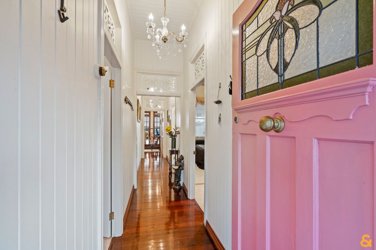 18 Manly Road — photo 5 of 29