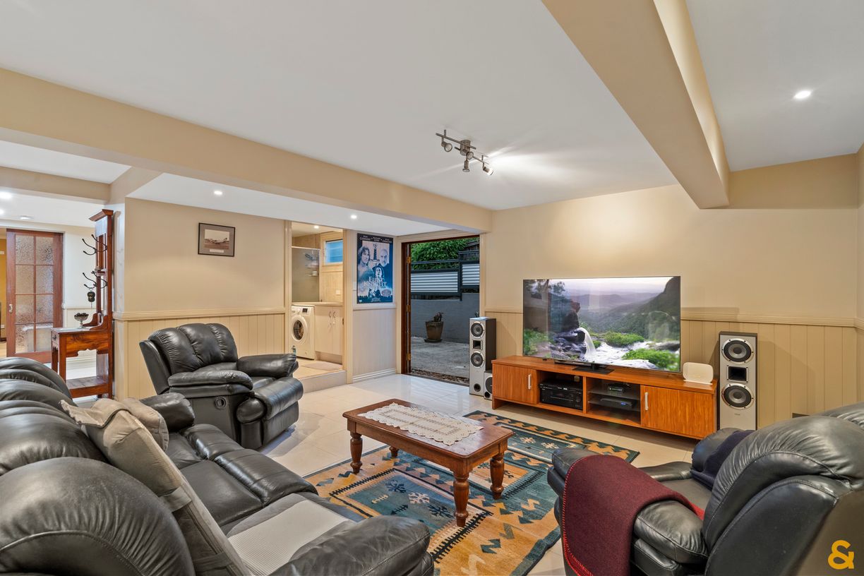 18 Manly Road — photo 13 of 29
