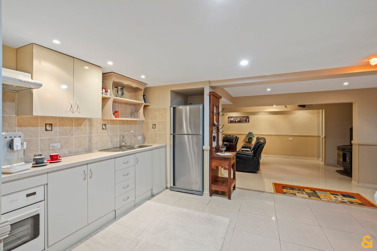 18 Manly Road — photo 14 of 29