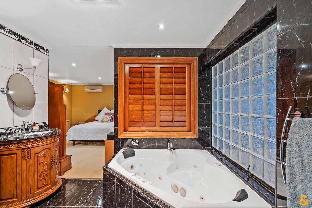 18 Manly Road — photo 17 of 29