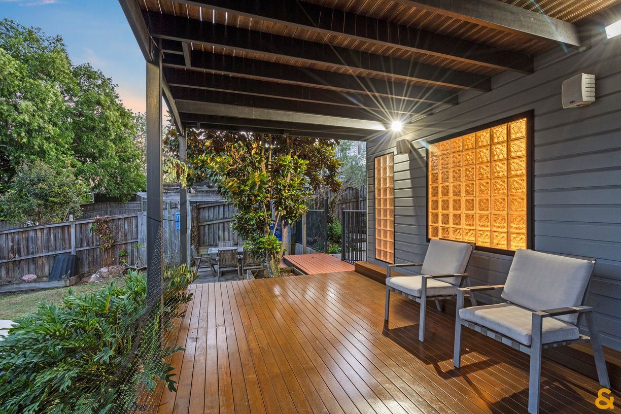 18 Manly Road — photo 18 of 29