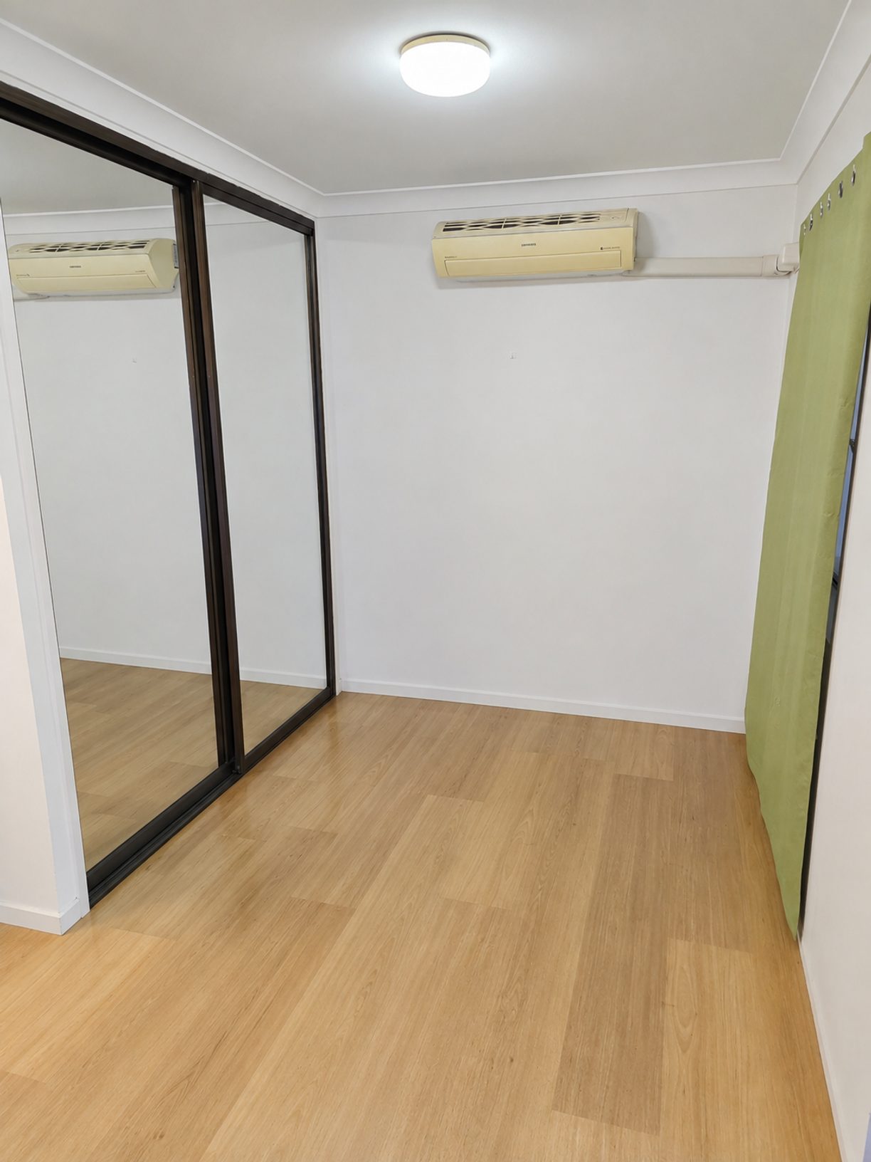19/15 Carmichael Court — photo 3 of 5