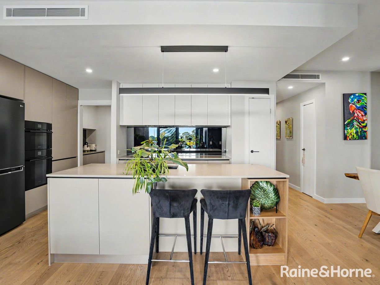 17/6-12 Auster Street — photo 4 of 27