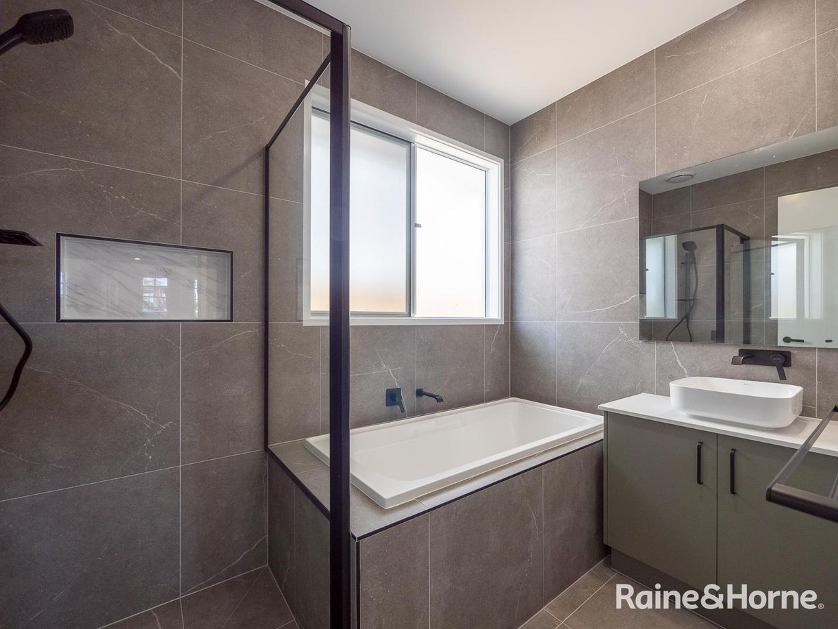 22 Livistona Street — photo 17 of 22