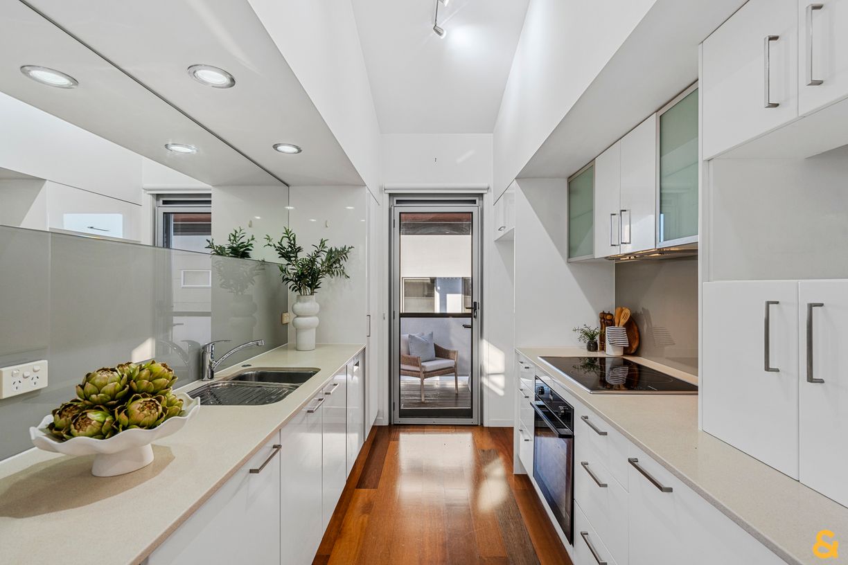 1/170 Kingsley Terrace — photo 16 of 29
