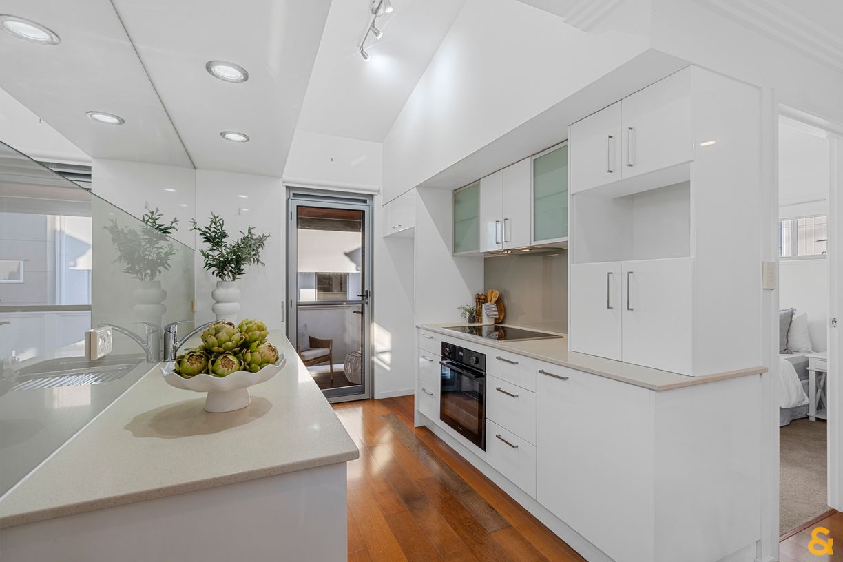 1/170 Kingsley Terrace — photo 17 of 29