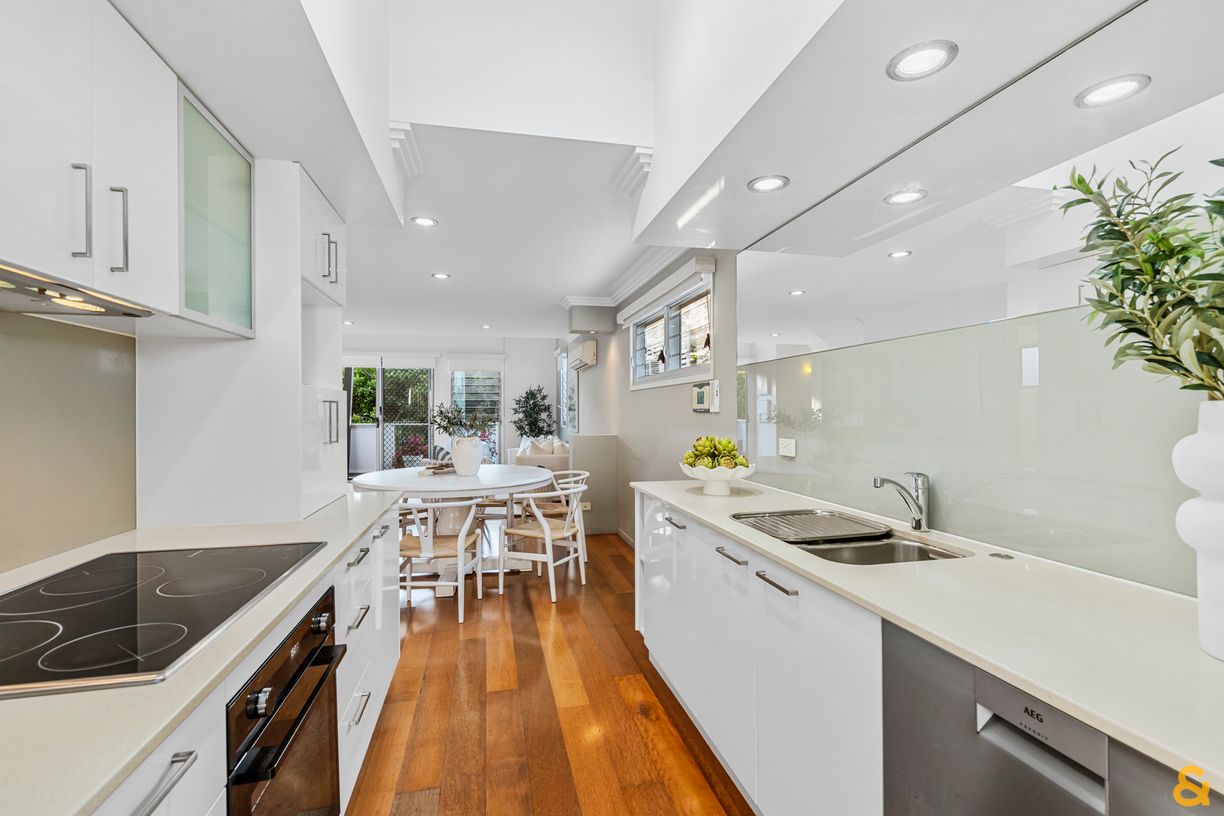 1/170 Kingsley Terrace — photo 14 of 29