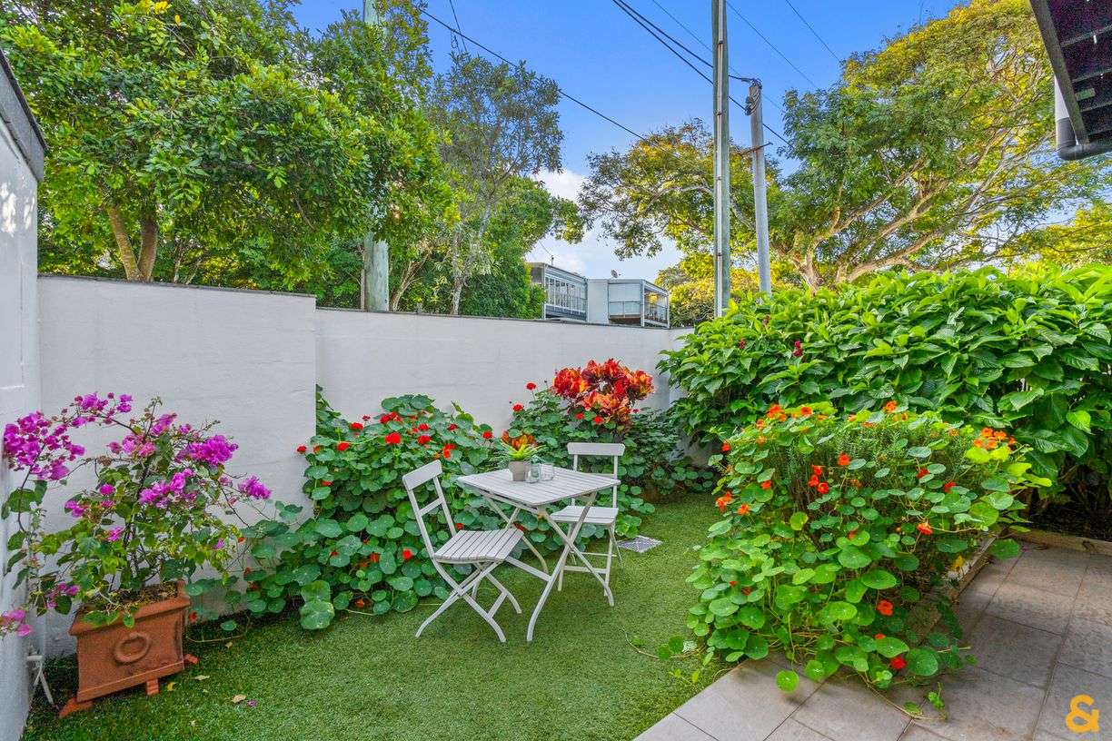 1/170 Kingsley Terrace — photo 4 of 29