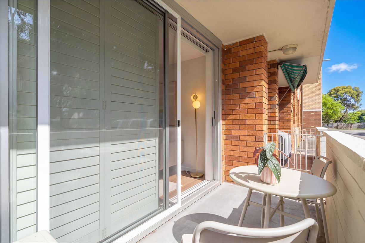 3/4 Grace Campbell Crescent — photo 4 of 9