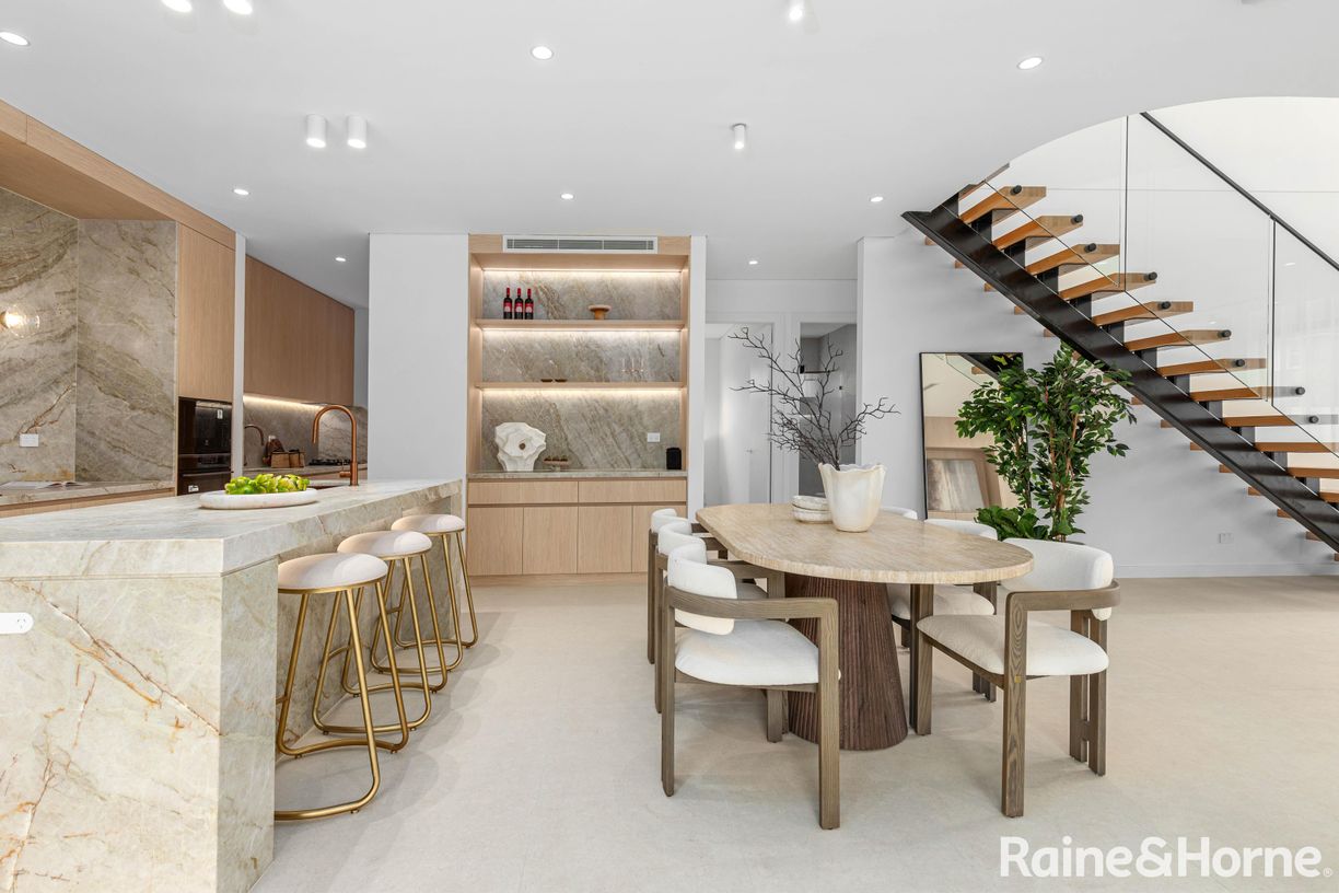 245 William Street — photo 4 of 23