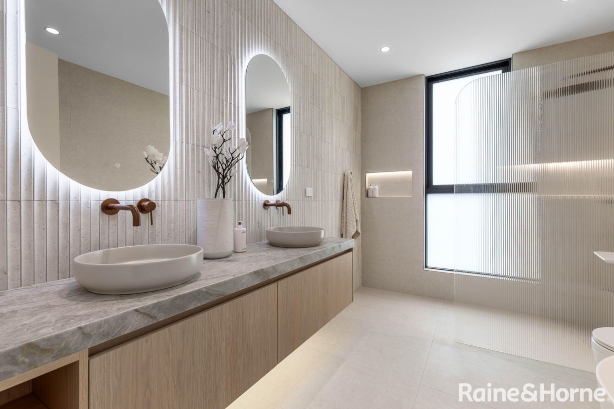 245 William Street — photo 15 of 23