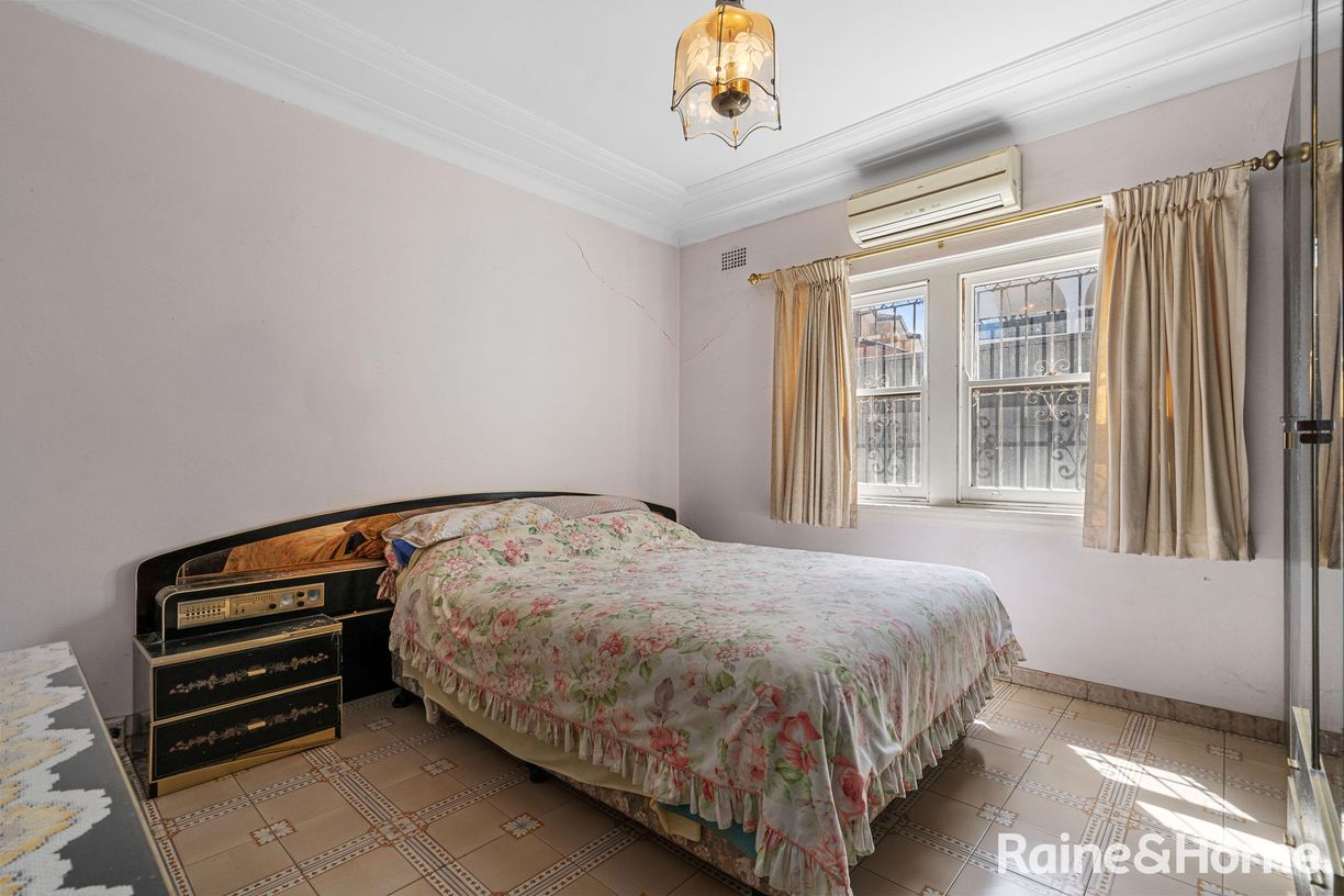 156 Kingsgrove Road — photo 5 of 11
