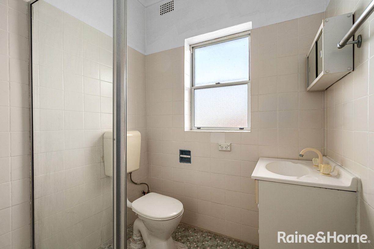 156 Kingsgrove Road — photo 9 of 11