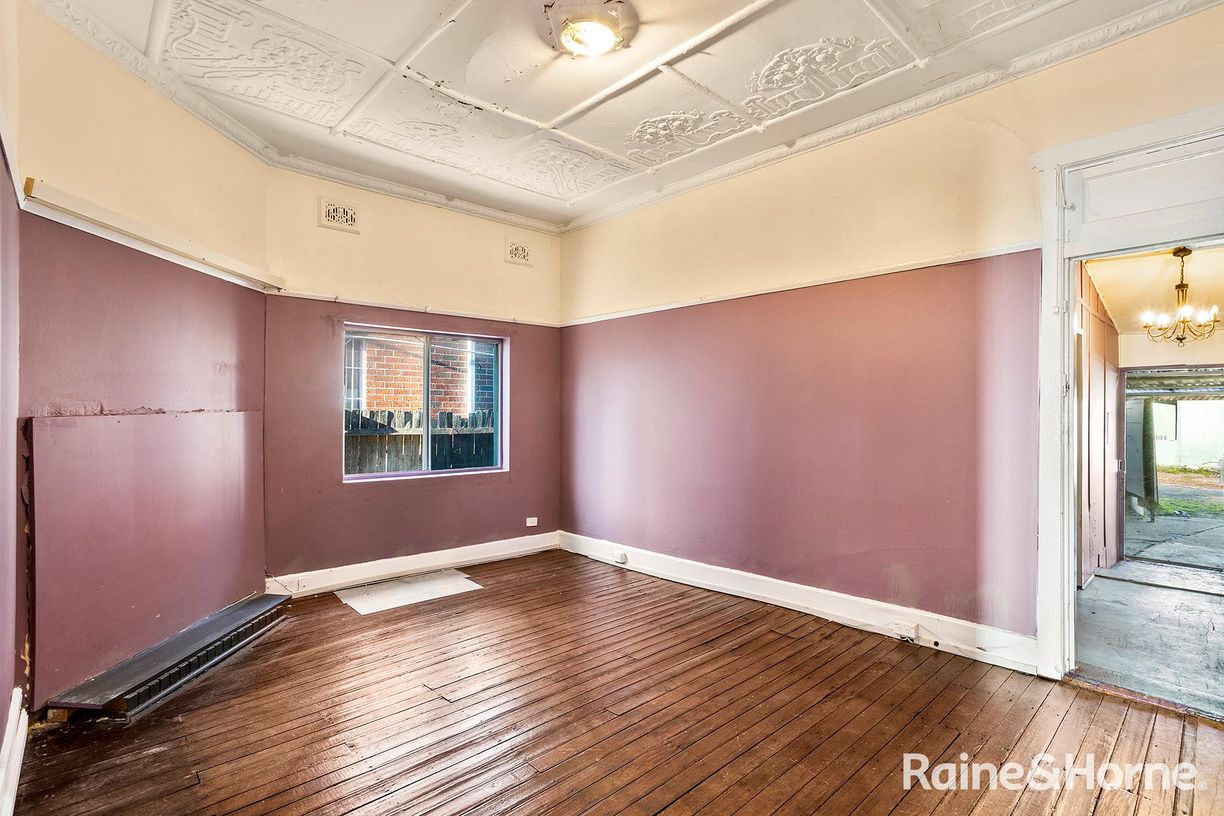 34 Shelley Street — photo 4 of 10
