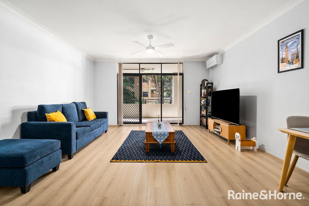 9/2-6 Shaftesbury Street — photo 2 of 8
