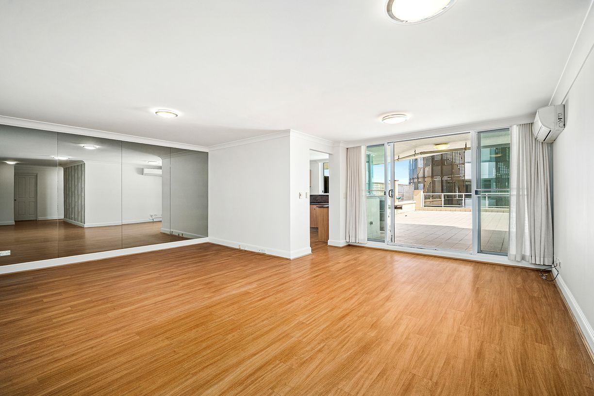 6H/36-42 Princess Street — photo 3 of 11