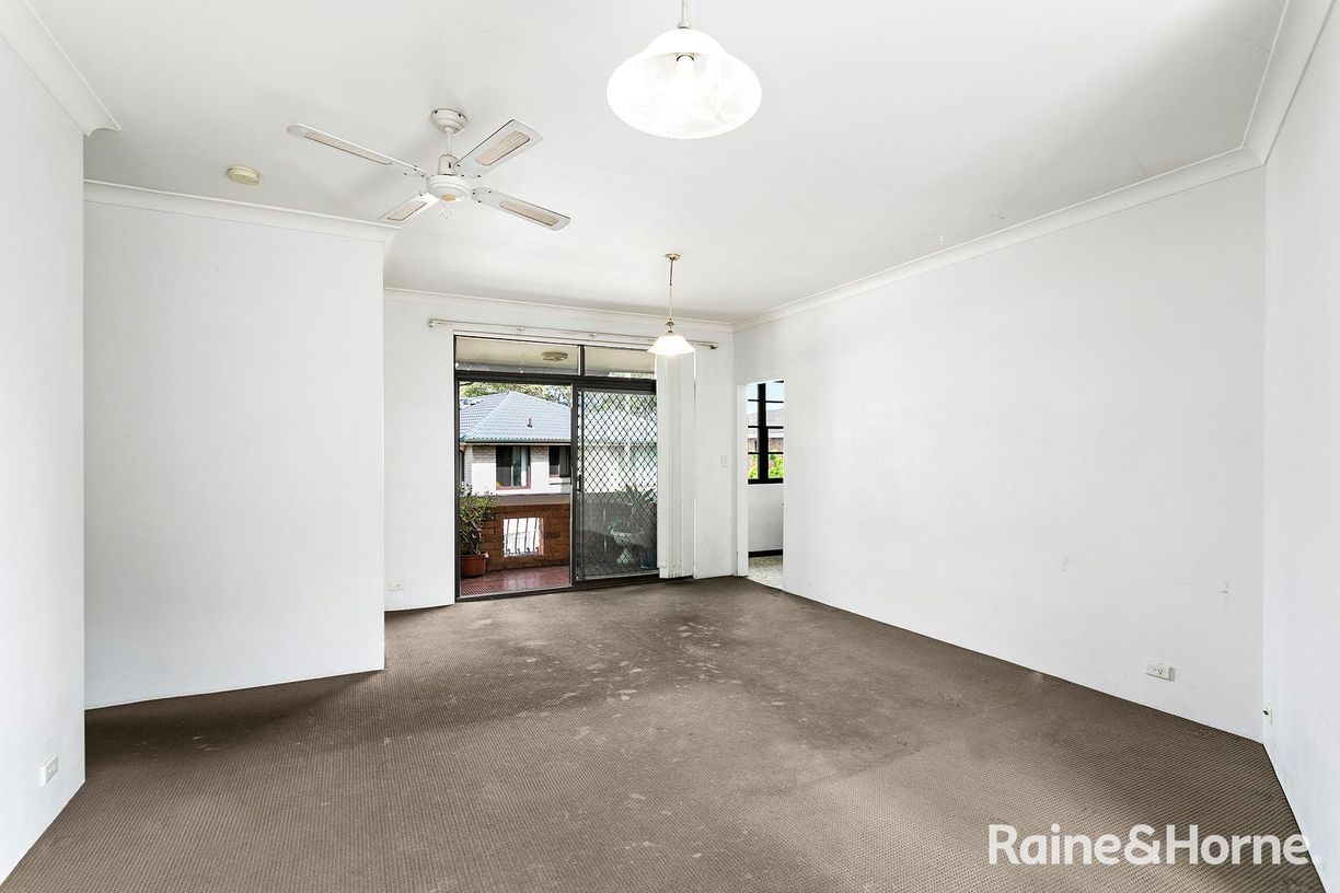 10/11 Gray Street — photo 2 of 10