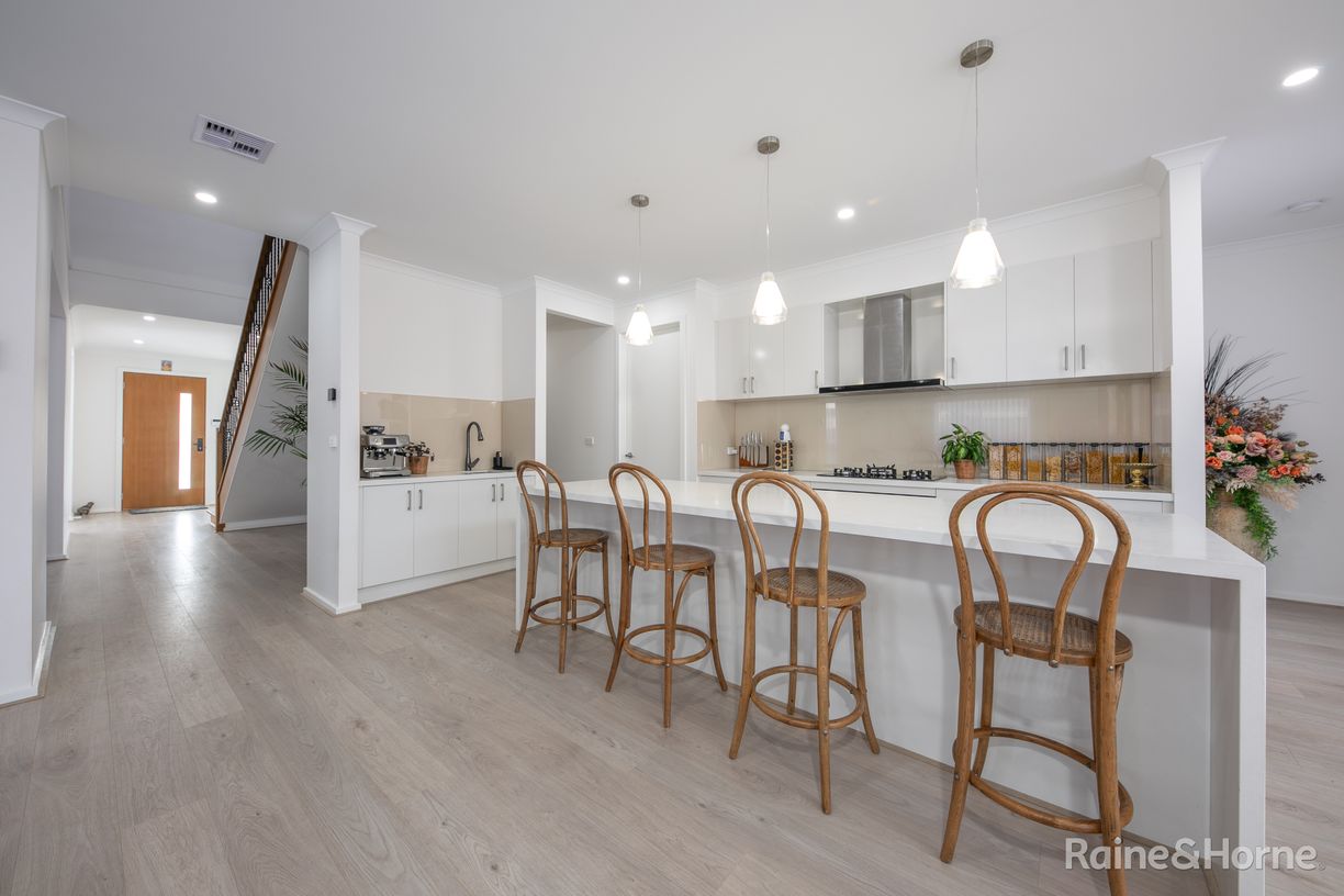 28 Iredale Promenade — photo 3 of 22