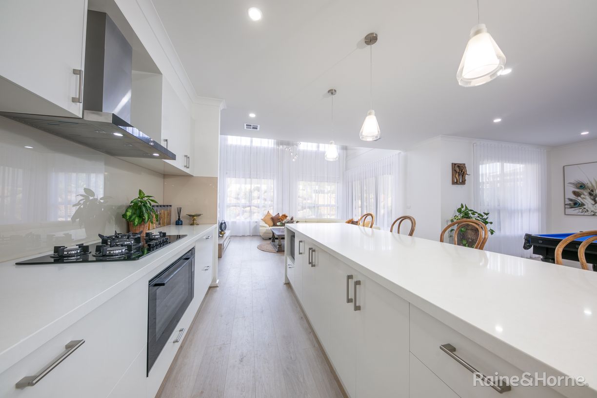 28 Iredale Promenade — photo 5 of 22