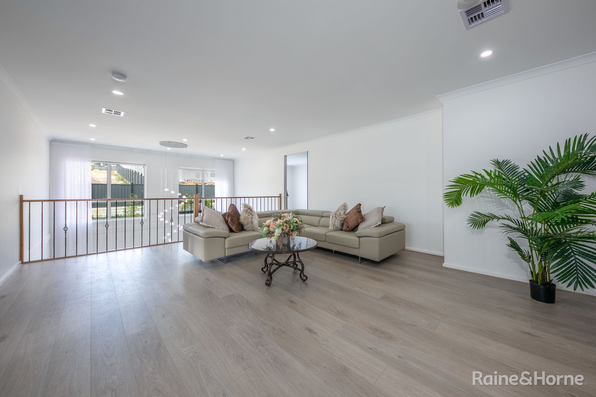 28 Iredale Promenade — photo 10 of 22
