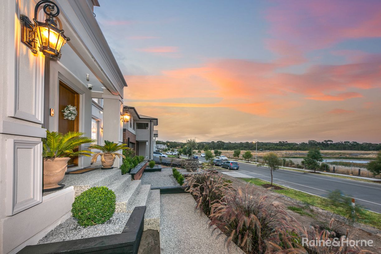 28 Iredale Promenade — photo 2 of 22
