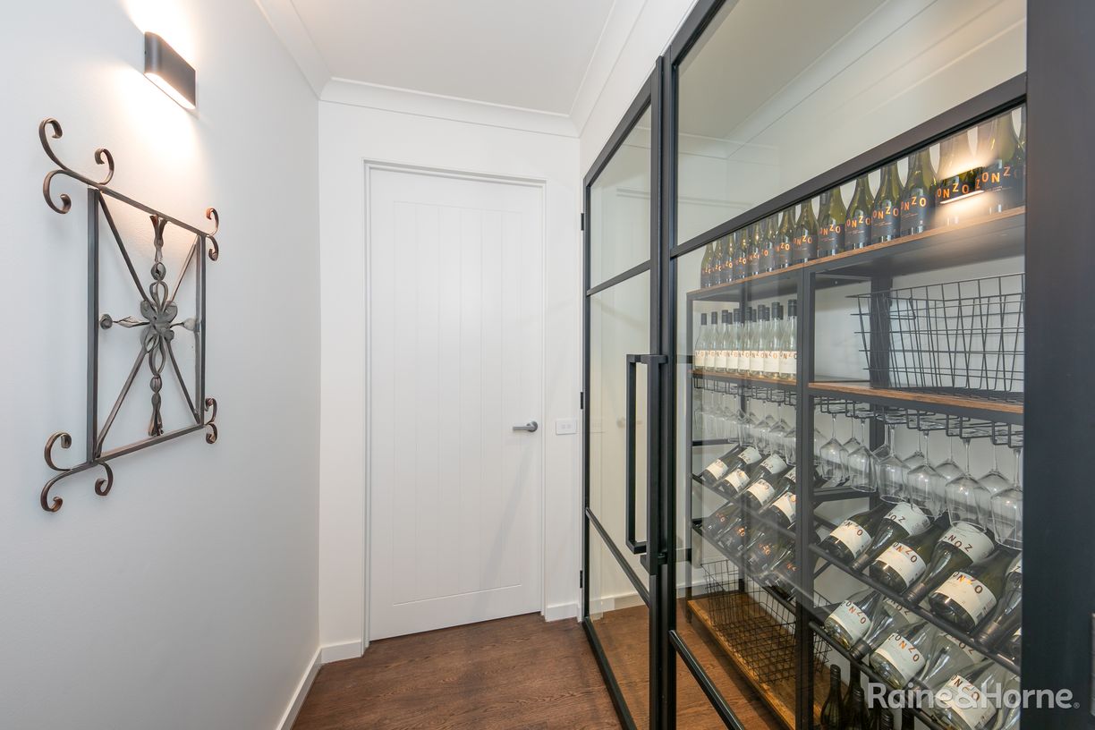 148 Elizabeth Drive — photo 16 of 22