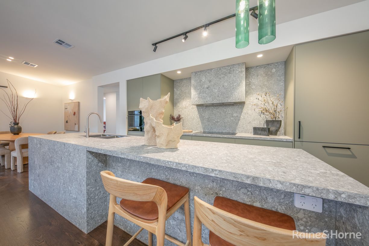 148 Elizabeth Drive — photo 4 of 22