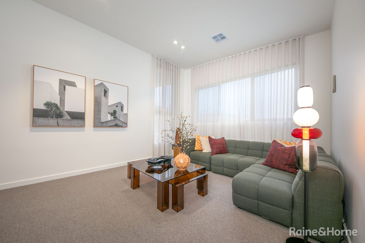 148 Elizabeth Drive — photo 10 of 22