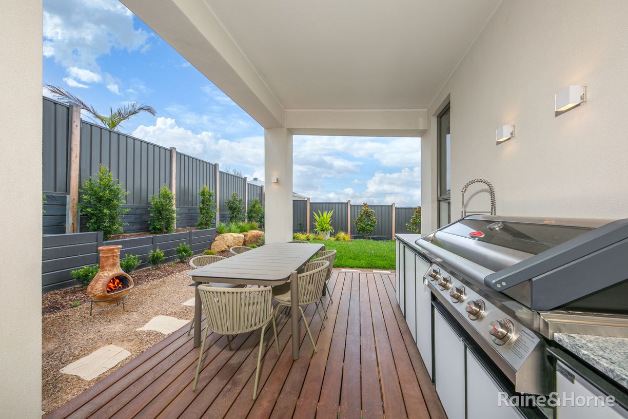 148 Elizabeth Drive — photo 17 of 22
