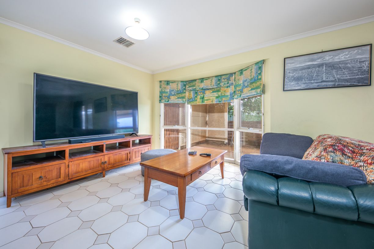 10 Doutney Court — photo 5 of 19