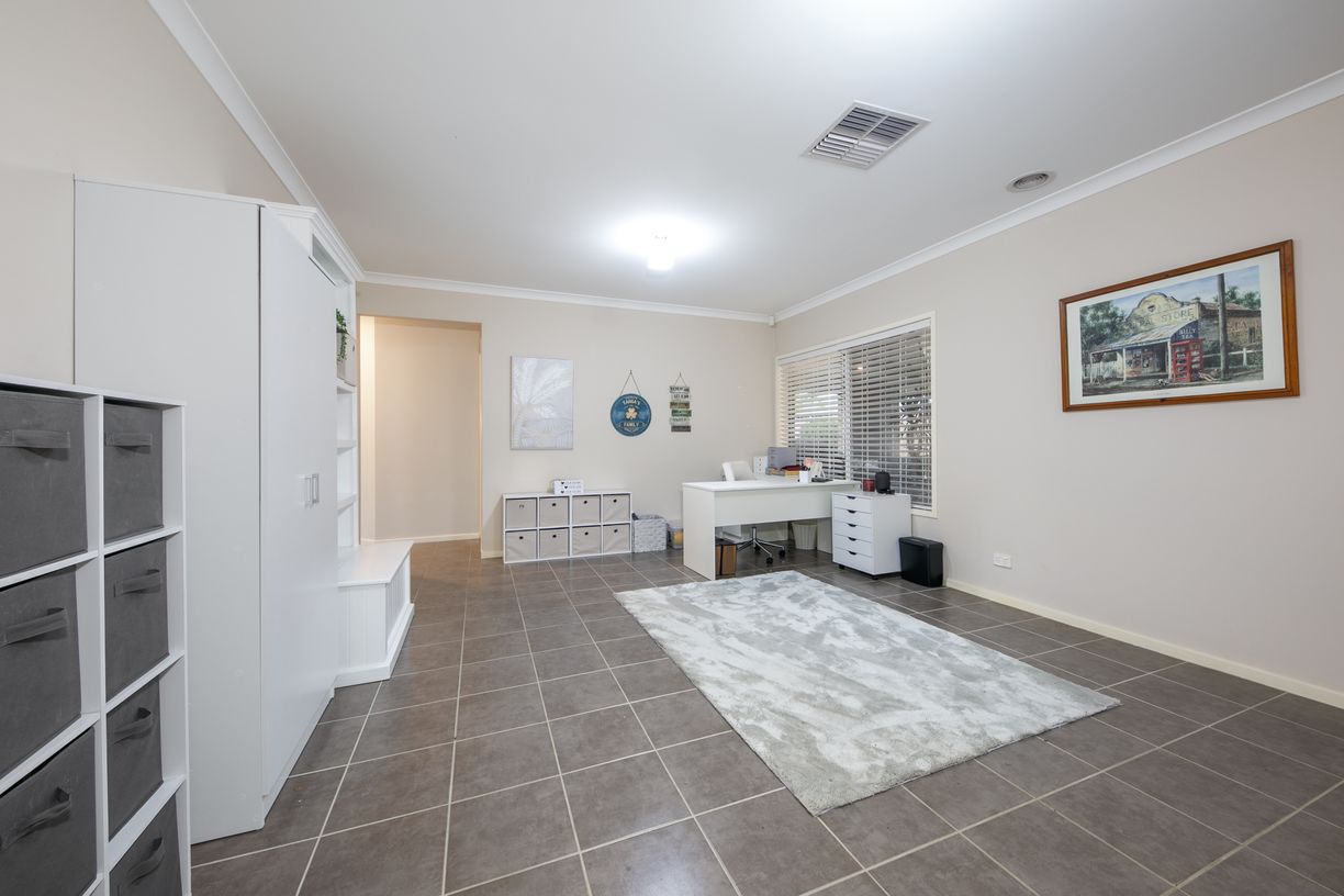 53 Highgrove Drive — photo 14 of 23