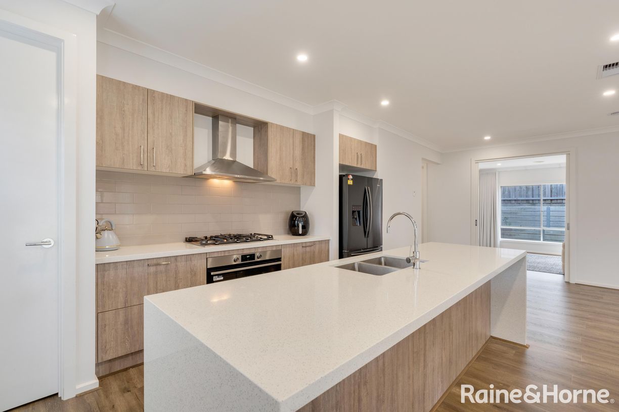 9 Olivia Street — photo 5 of 25