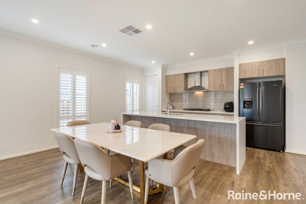 9 Olivia Street — photo 9 of 25