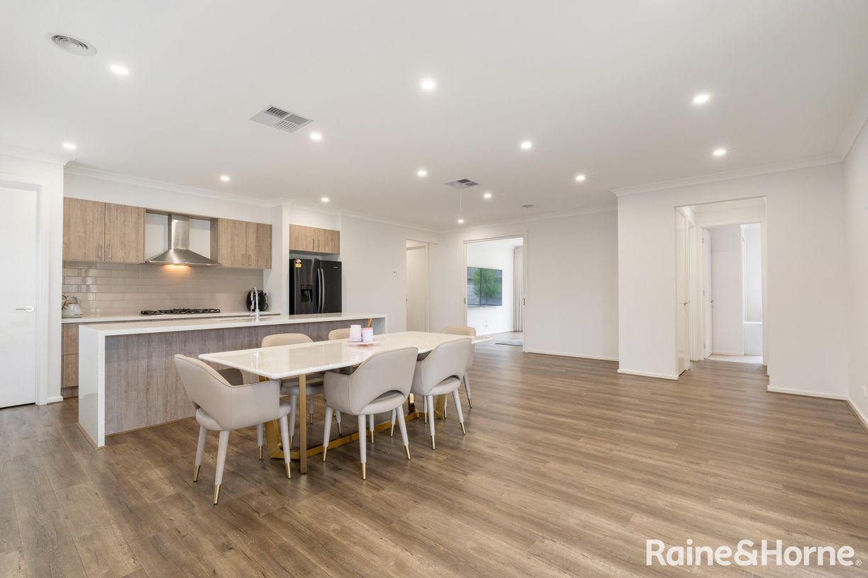 9 Olivia Street — photo 10 of 25